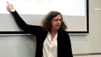 La profesora de la UTDT