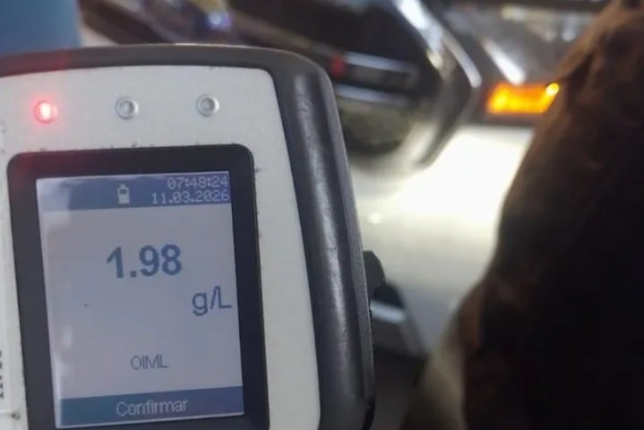El infractor rosarino fue sometido a un test de alcoholemia que arrojó 1,98 gramos de alcohol en sangre, muy por encima del límite permitido