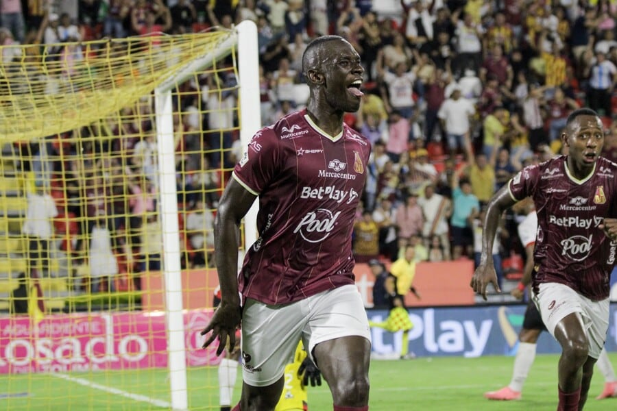 O zagueiro Anderson Angulo foi peça fundamental na vitória de Pijao – crédito Jorge Cuellar/Colprensa