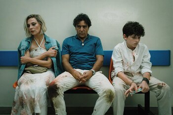 Jasmine Trinca y Adriano Giannini en 'L'estranea', de Paolo Strippoli, película de terror que compite en Venecia.