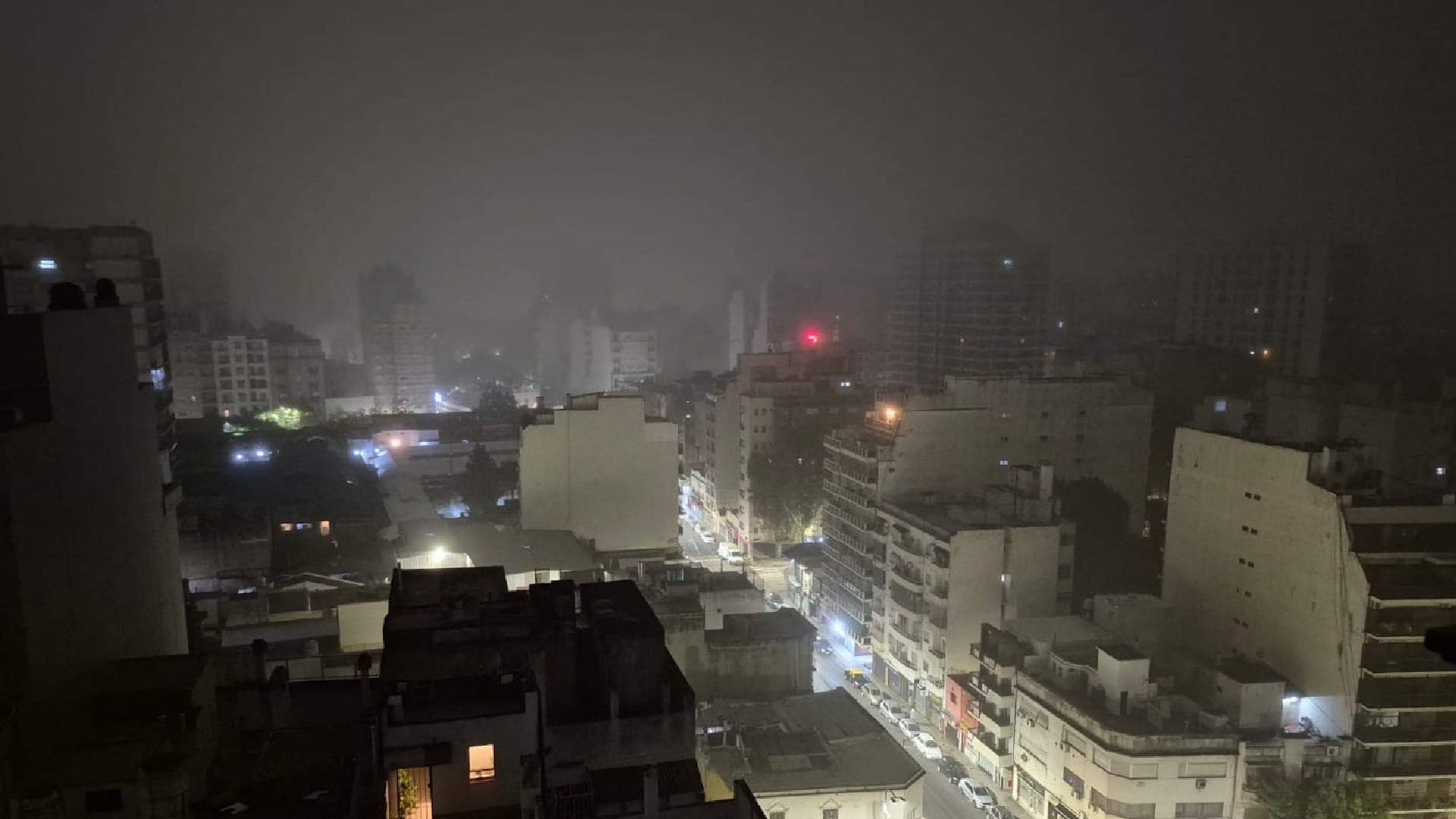 Alerta violeta por niebla densa en AMBA: visibilidad reducida hasta la tarde