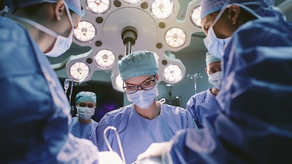 Los pacientes quirúrgicos tienen menos complicaciones cuando intervienen mujeres en la operación, según estudio