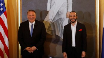 El presidente de El Salvador, Nayib Bukele, y el secretario de Estado de EEUU, Mike Pompeo. REUTERS/Jose Cabezas