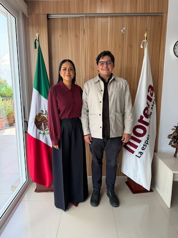 El nuevo líder de Morena CDMX recibe el respaldo de Ariadna Montiel y Clara Brugada.