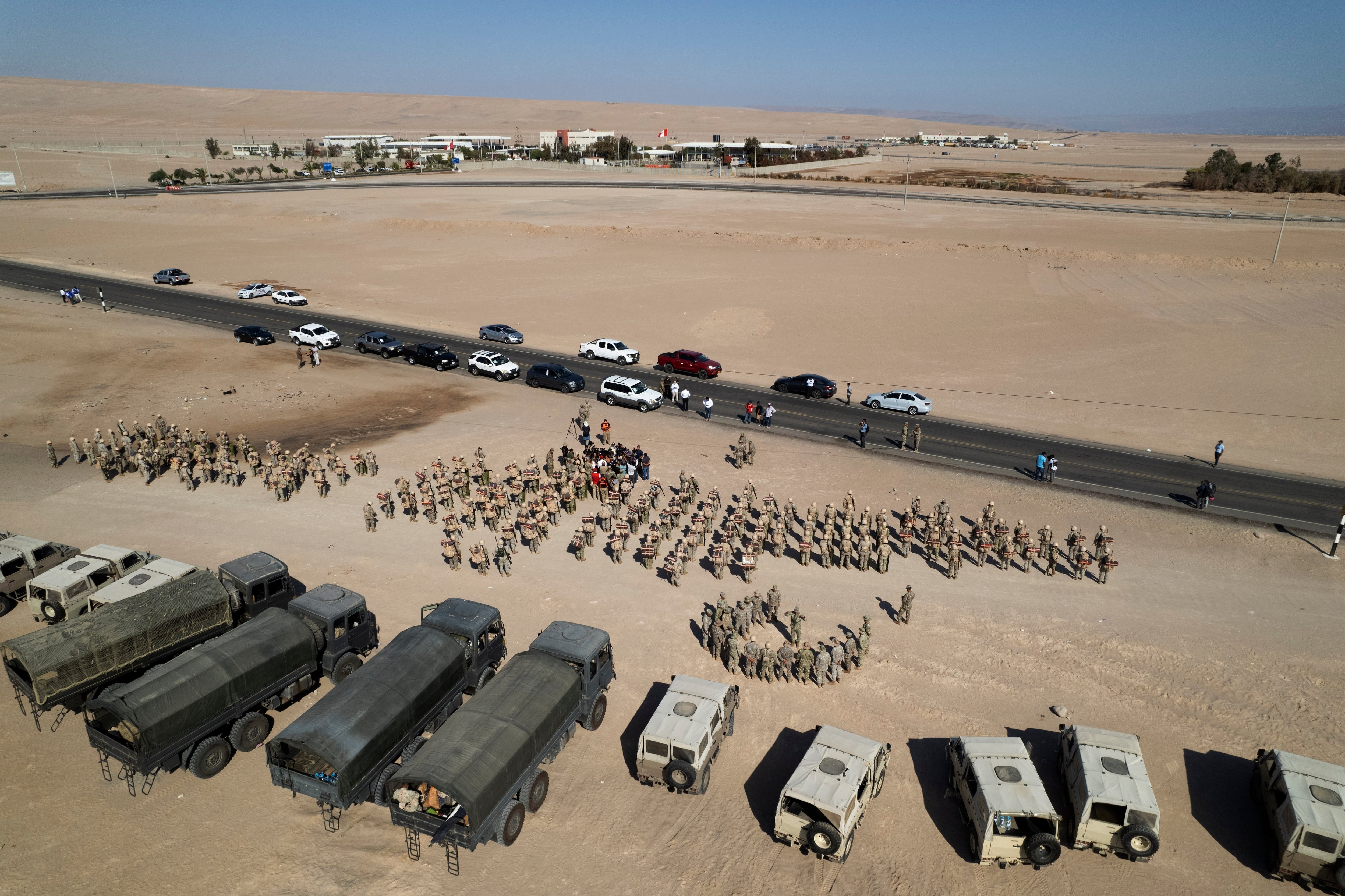 Las obras en la frontera reflejan el endurecimiento de las políticas migratorias en la región. (AP Foto/Martín Mejía)
