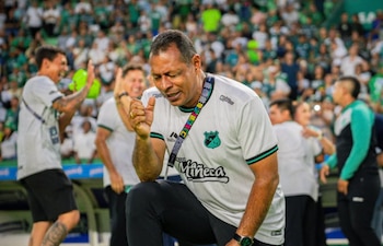 Jhon Ortíz, director técnico campeón de fútbol femenino, le pidió a la Dimayor que dejara de ser tan mediocre - crédito @deportivocalifemenino/Instagram