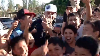 L-Gante con los fans que