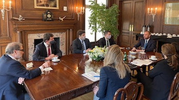 Antes de la reunión con