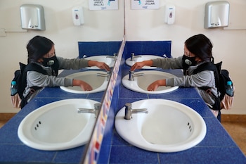 El lavado de manos frecuentes