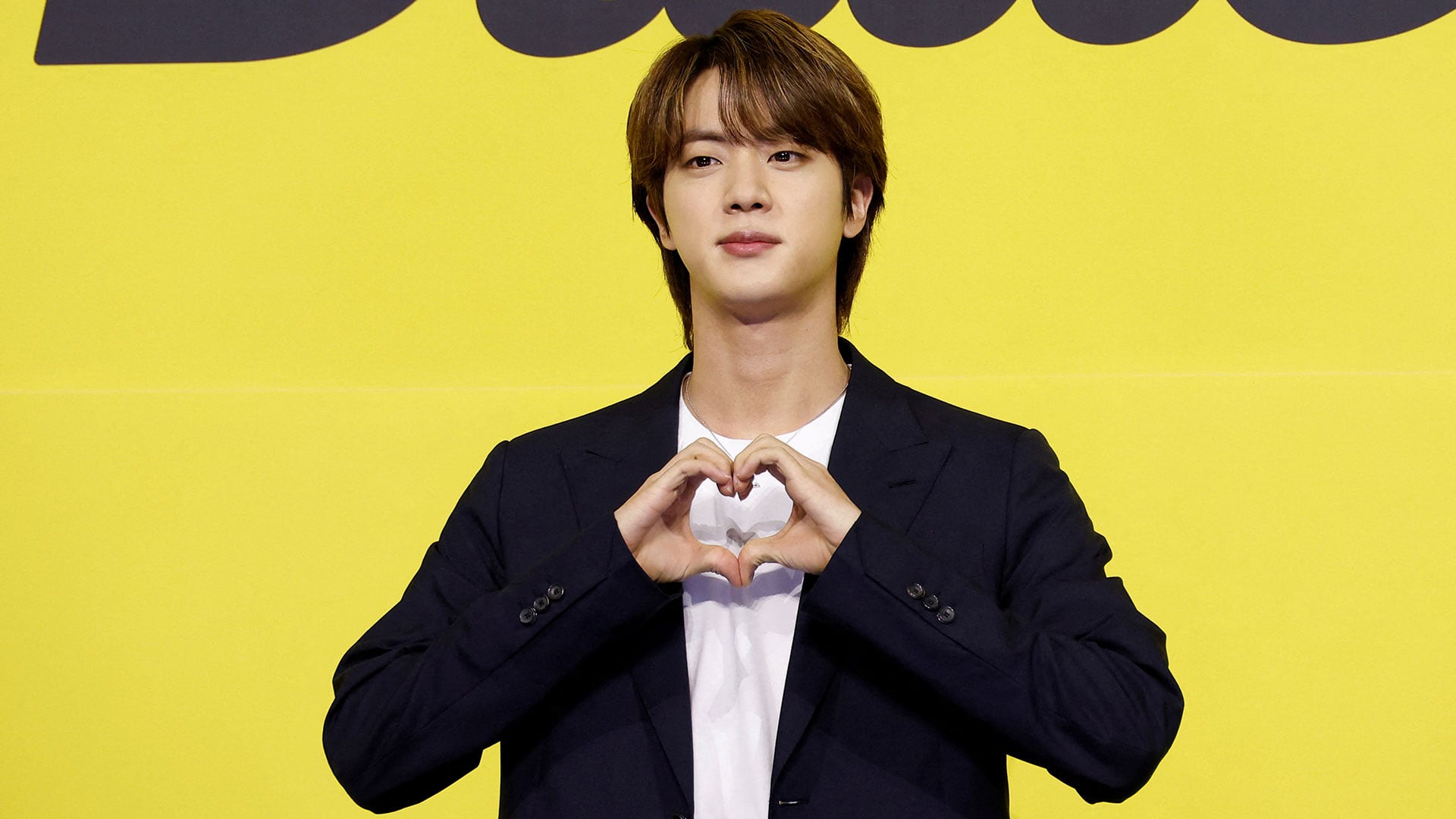 Jin fue abordado por un reclutador mientras bajaba del autobús (REUTERS/Kim Hong-Ji)