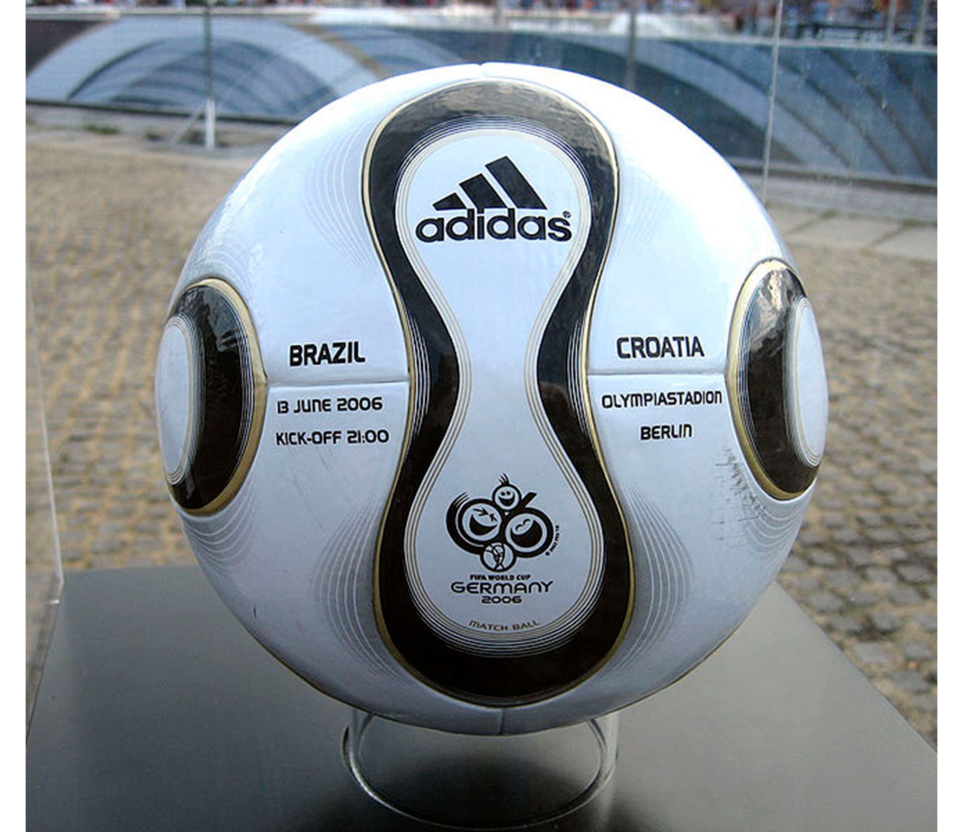 Con menos gajos que sus antecesoras, permite una superficie más suave para rematar