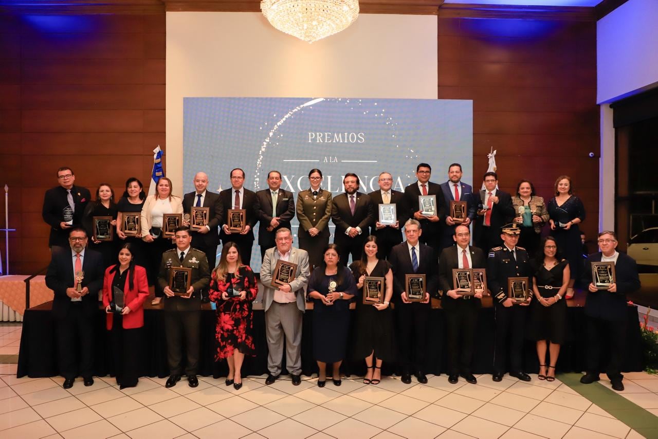 La edición 2026 de los Premios reconoció a 60 finalistas en 20 categorías sobre innovación académica, inclusión educativa y sostenibilidad ambiental./(Vicepresidencia de la República)