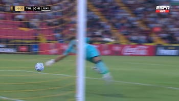 La sensacional intervención de Miguel Ángel Vargas ante Tolima.