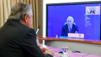 Los mandatarios conversaron por videoconferencia