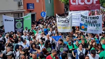 Trabajadores del hospital Bonaparte se movilizan en defensa de la salud mental