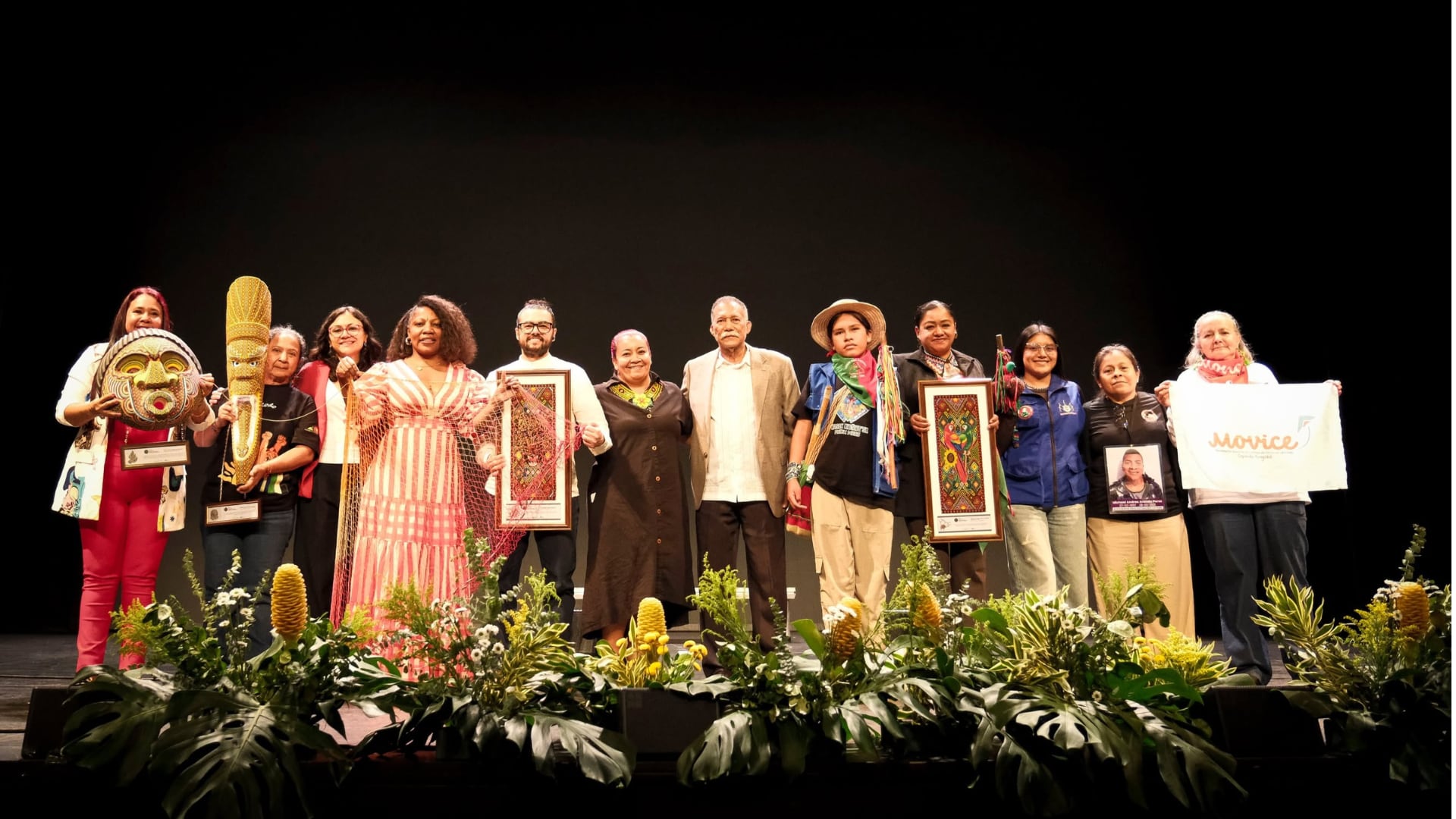 Cuatro líderes y organizaciones de Santander, Cauca, Antioquia, Chocó y Valle del Cauca fueron reconocidos en Bogotá por su trabajo en defensa de las víctimas, los territorios y los derechos humanos - crédito Premio Nacional a la Defensa de los Derechos Humanos en Colombia/Facebook
