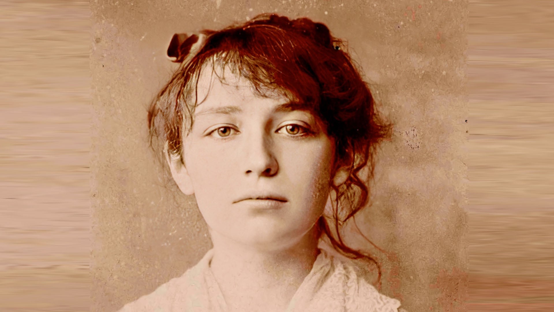 Camille Claudel empezó a mostrar su talento cuando moldeaba los retratos de sus familiares con barro. Su padre mudó a toda la familia a París para que ella pudiera estudiar.