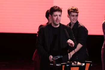 Mariano Biasín recibiendo el premio