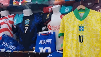 Gamarra ofrece camisetas alternativas del Mundial 2026 desde S/10: estas son las favoritas de los peruanos