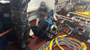 Un buzo de la Armada