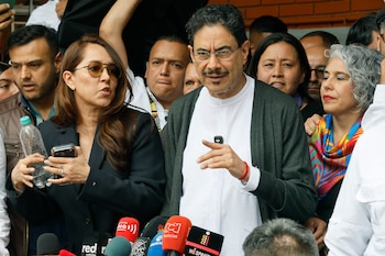 Abelardo de la Espriella, representante de la derecha, lideró la votación con el 43,72%, mientras que Iván Cepeda, del Pacto Histórico, obtuvo el 40,92% - crédito Carlos Ortega/EFE
