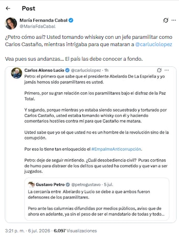 Cabal afirmó en X que Gustavo Petro habría tenido vínculos con Carlos Castaño y pidió que el país conozca sus andanzas - crédito @MariaFdaCabal / X