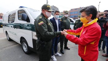 Claudia López y Policía de Bogotá
