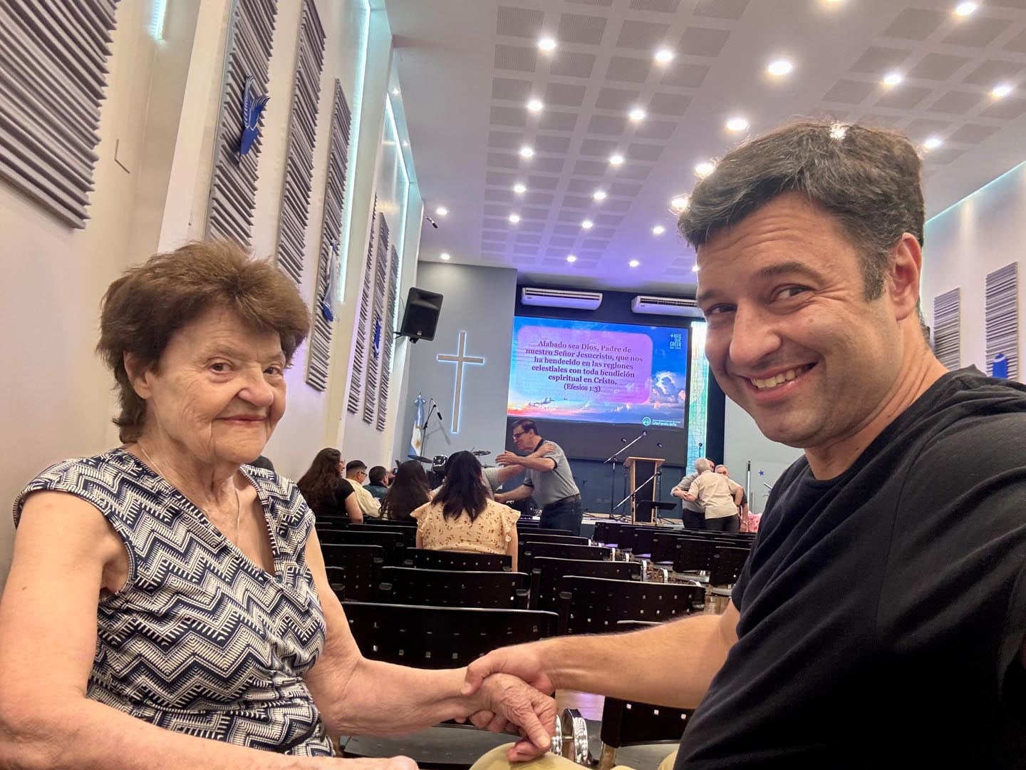 Jorge Yunes junto a su abuela, símbolo de presencia y escucha activa