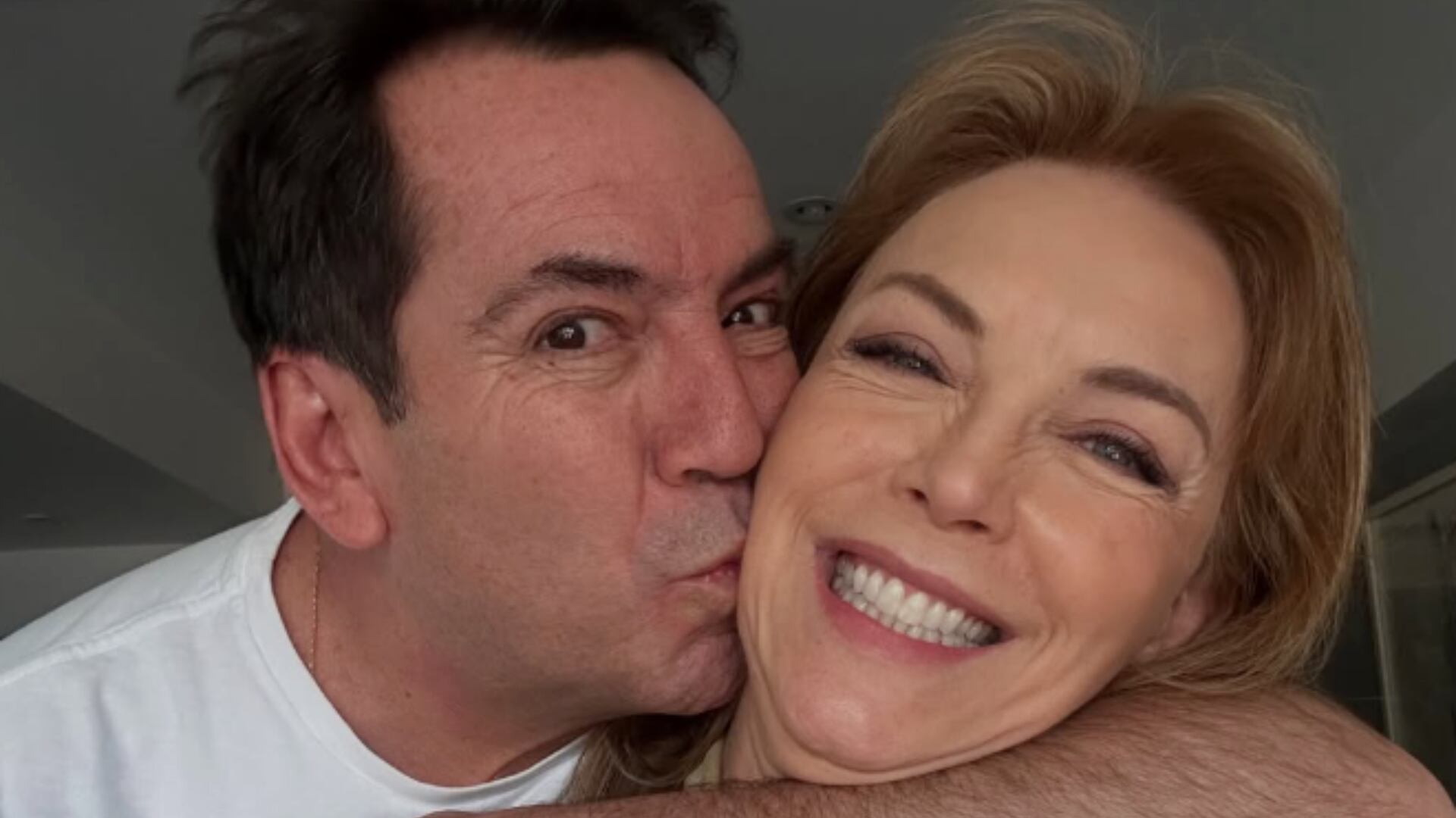 Lalo Salazar ha evitado realizar comentarios públicos, mientras Laura Flores sigue compartiendo su sentir en redes sociales (IG: @lauraflorezmx)