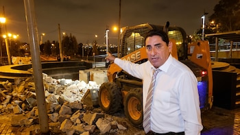 Carlos Álvarez alza la voz por los cómicos de la Alameda Chabuca Granda tras la demolición de los anfiteatros