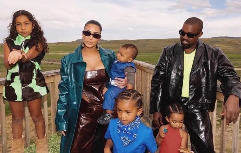 La disputa por la custodia entre Kanye West y Kim Kardashian ha generado debate sobre la crianza de sus cuatro hijos