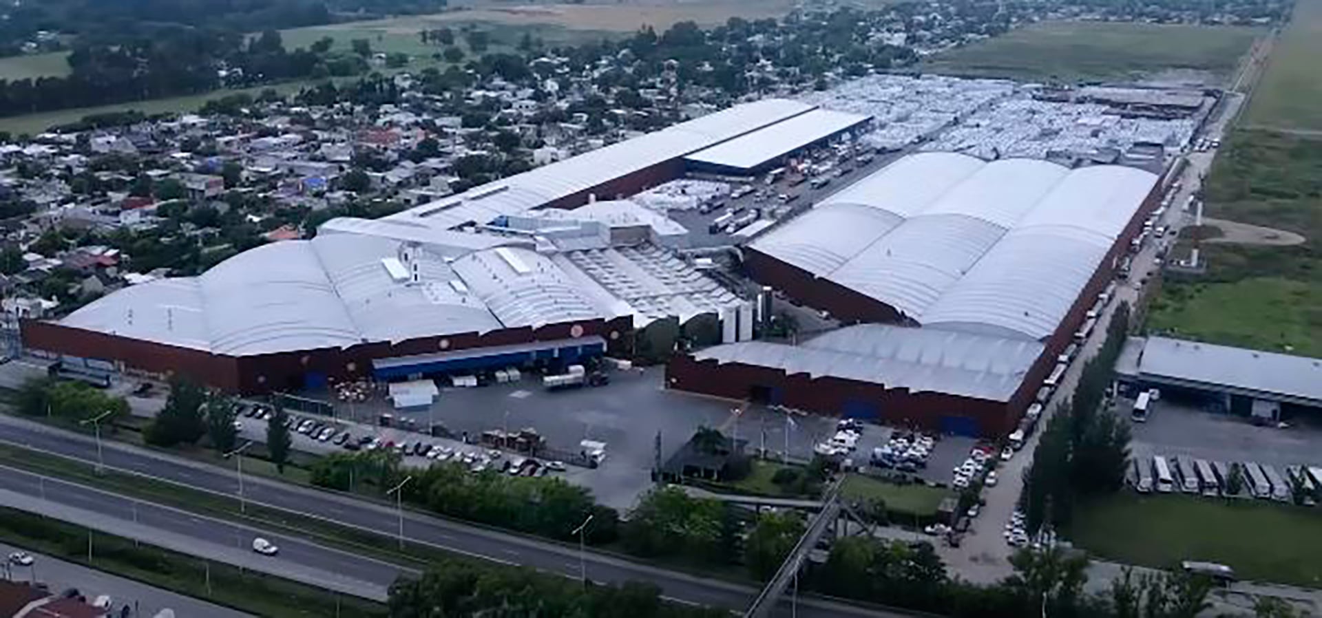 La principal planta industrial y embotelladora de Refres Now, ubicada en Virrey del Pino, en el partido de La Matanza, Provincia de Buenos Aires