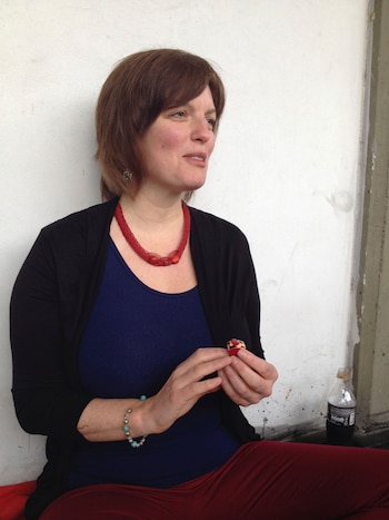 La alianza de casamiento de Sasha