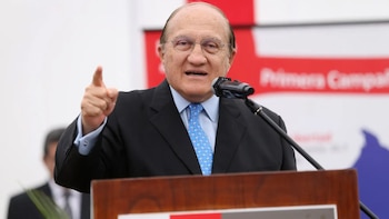 Fallece Fernando D’Alessio: adiós al creador de Centrum PUCP y exministro