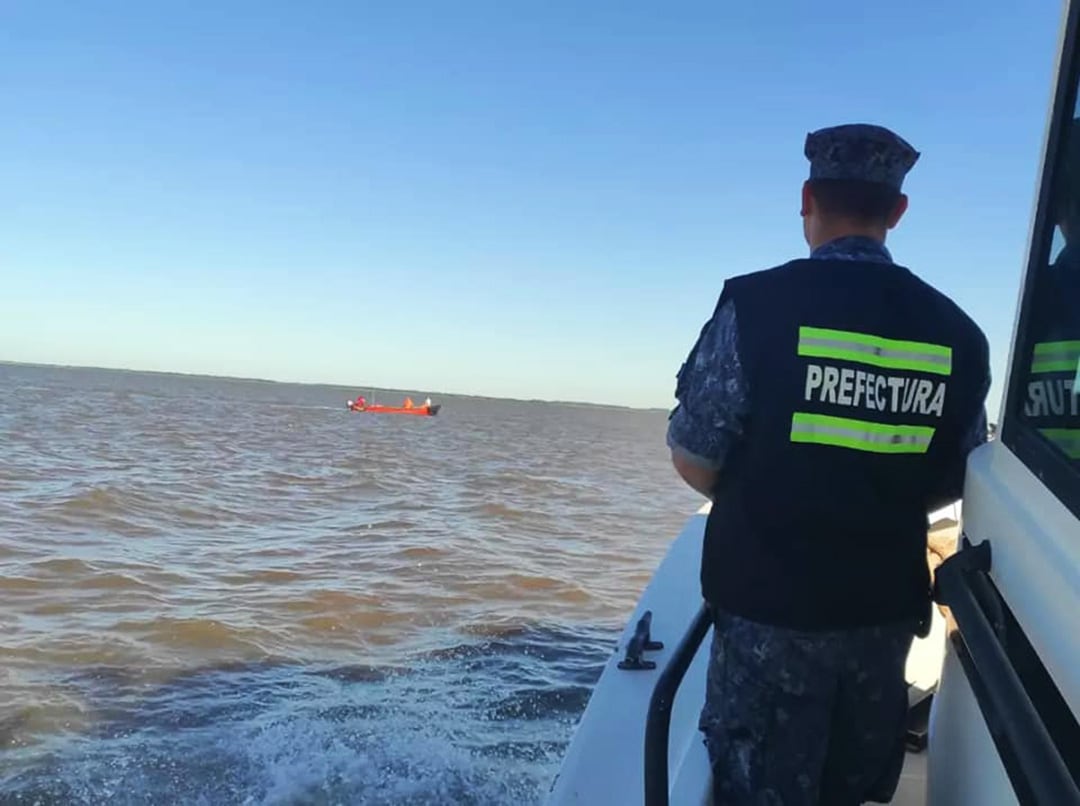 Buscan intensamente a un turista argentino que desapareció en Punta del Este tras ingresar al mar en una moto de agua