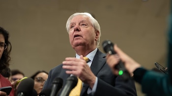 Tres senadores republicanos proponen la construcción del salón de baile reclamado por Trump