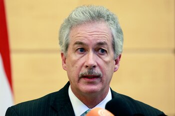 William Burns en una foto