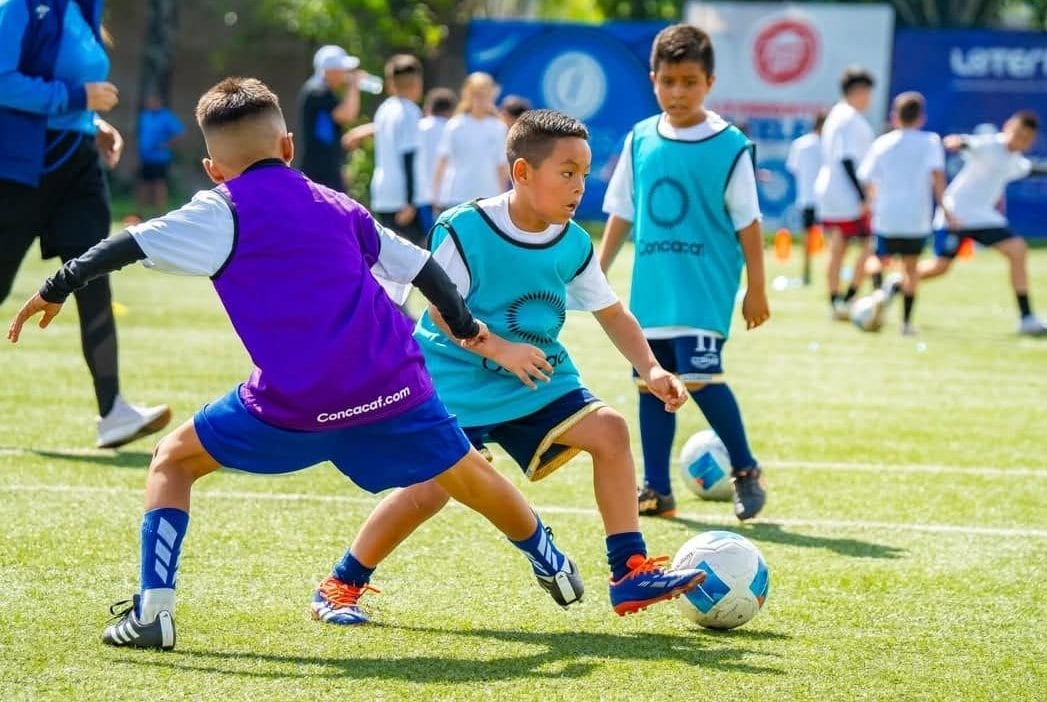 El fútbol infantil alcanzó al 7,5% de los chicos de seis a 12 años en 2024, aunque solo cerca de uno de cada 10 estadounidenses se declara aficionado al fútbol (FESFUT)