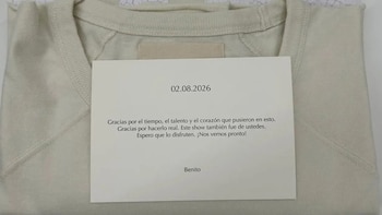 Bad Bunny regala una camiseta