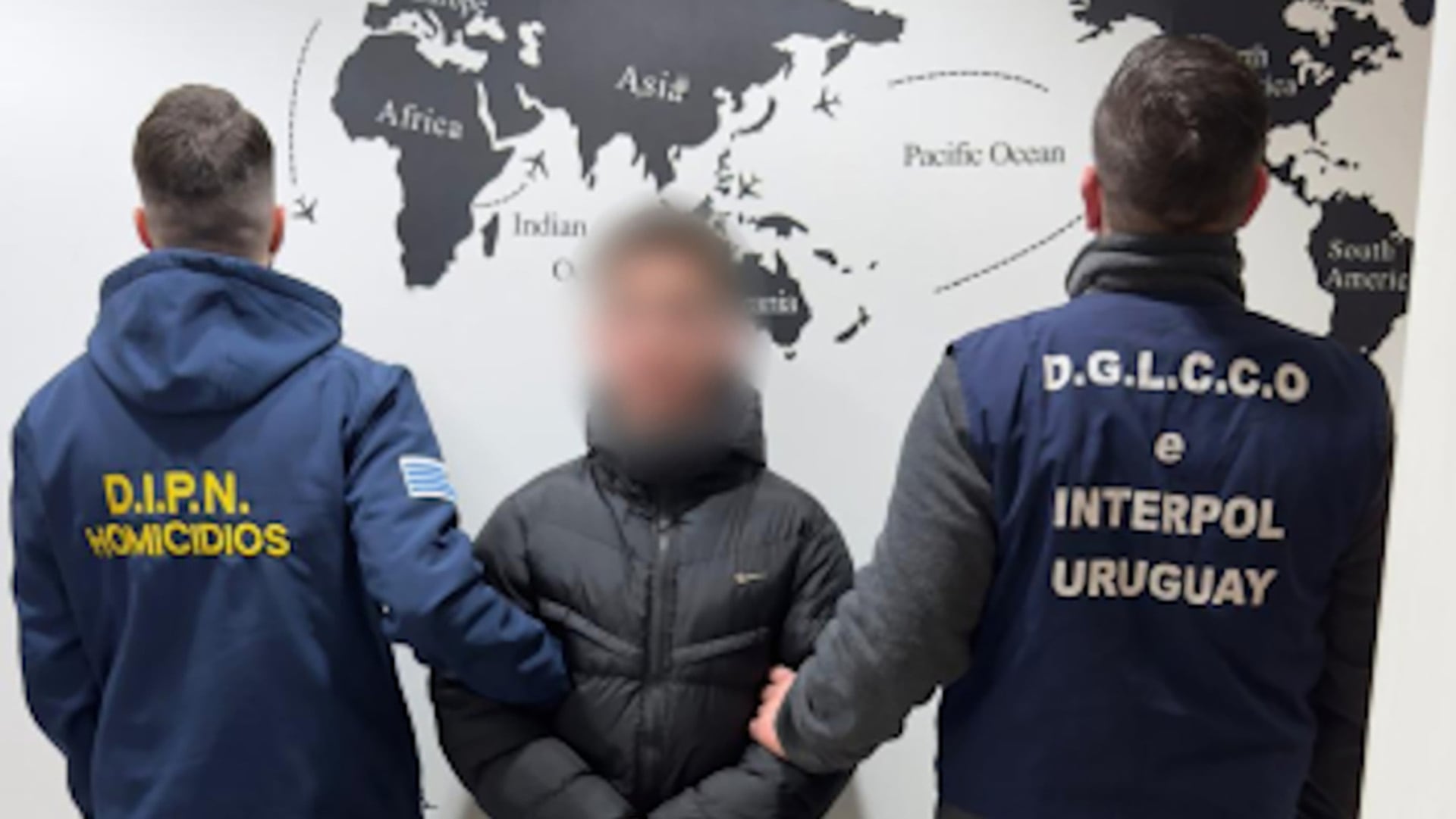 Trasladaron desde Buenos Aires a autor de un triple crimen en Uruguay (Ministerio del Interior)