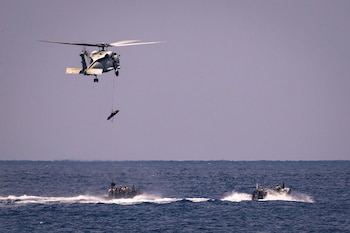 20/10/2026 La Armada reúne del 19 al 30 de octubre a unidades nacionales y fuerzas aliadas en un adiestramiento que pondrá a prueba la coordinación de medios navales, aéreos y sistemas no tripulados.
POLITICA
MINISTERIO DE DEFENSA
