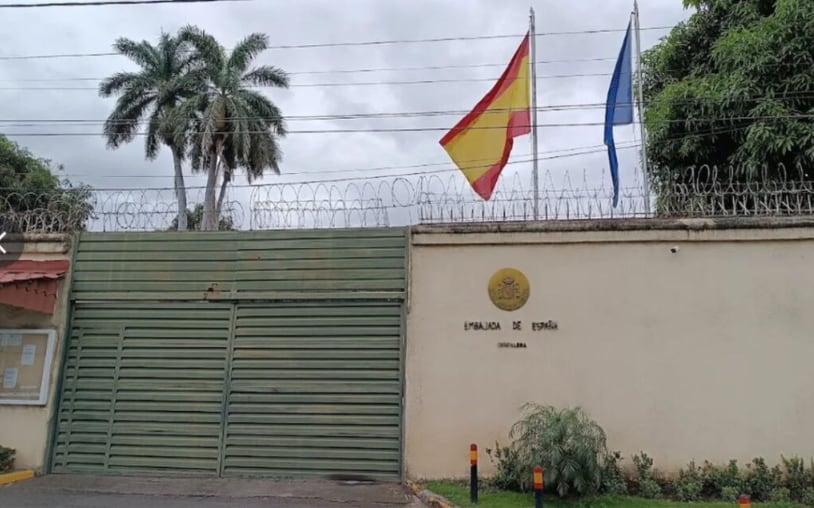 La embajada de España en Nicaragua sigue sin embajador desde 2022, cuando el régimen expulsó al jefe de misión Sergio Farré Salvá./ (Despacho 505)