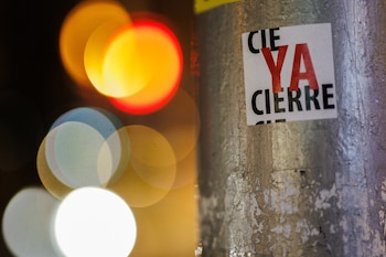 Una pegatina contra el Centro