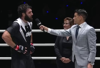 La pelea entre Shamil Erdogan y Paul Elliot