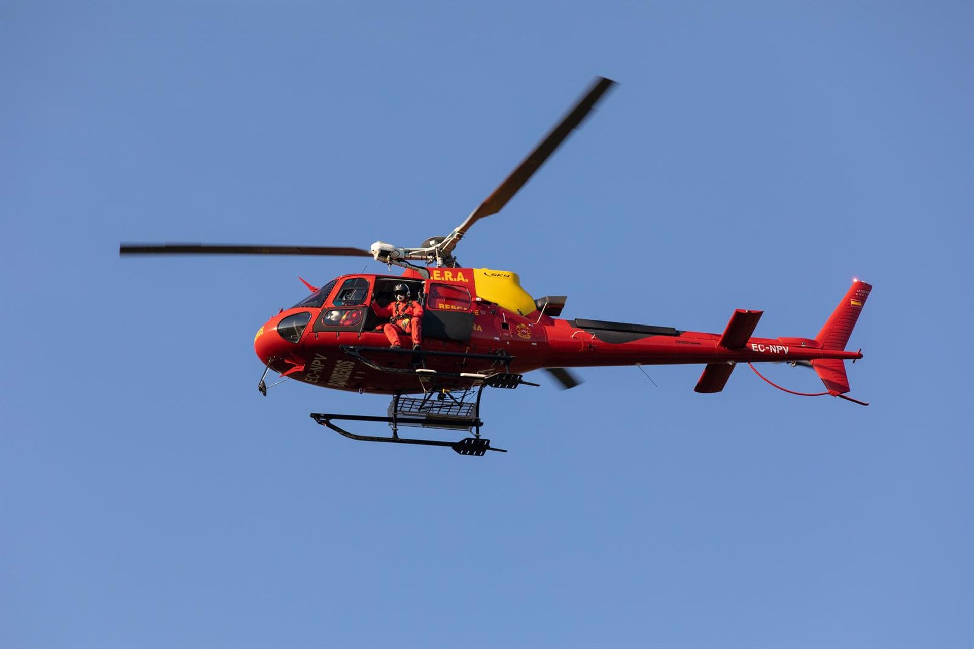 La labor de los equipos de seguridad es fundamental en zonas de montaña donde frecuenta el alpinismo (Rafael Bastante - Europa Press)