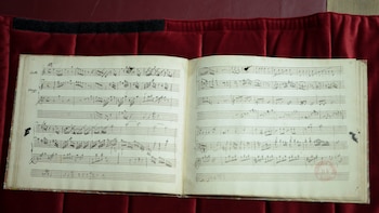 Endeudado y enojado con la ciudad: así escribió Mozart las partituras halladas en París casi dos siglos y medio después