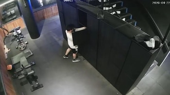 Insólito robo en un gimnasio de Rosario: abría lockers, usaba tarjetas ajenas y las devolvía