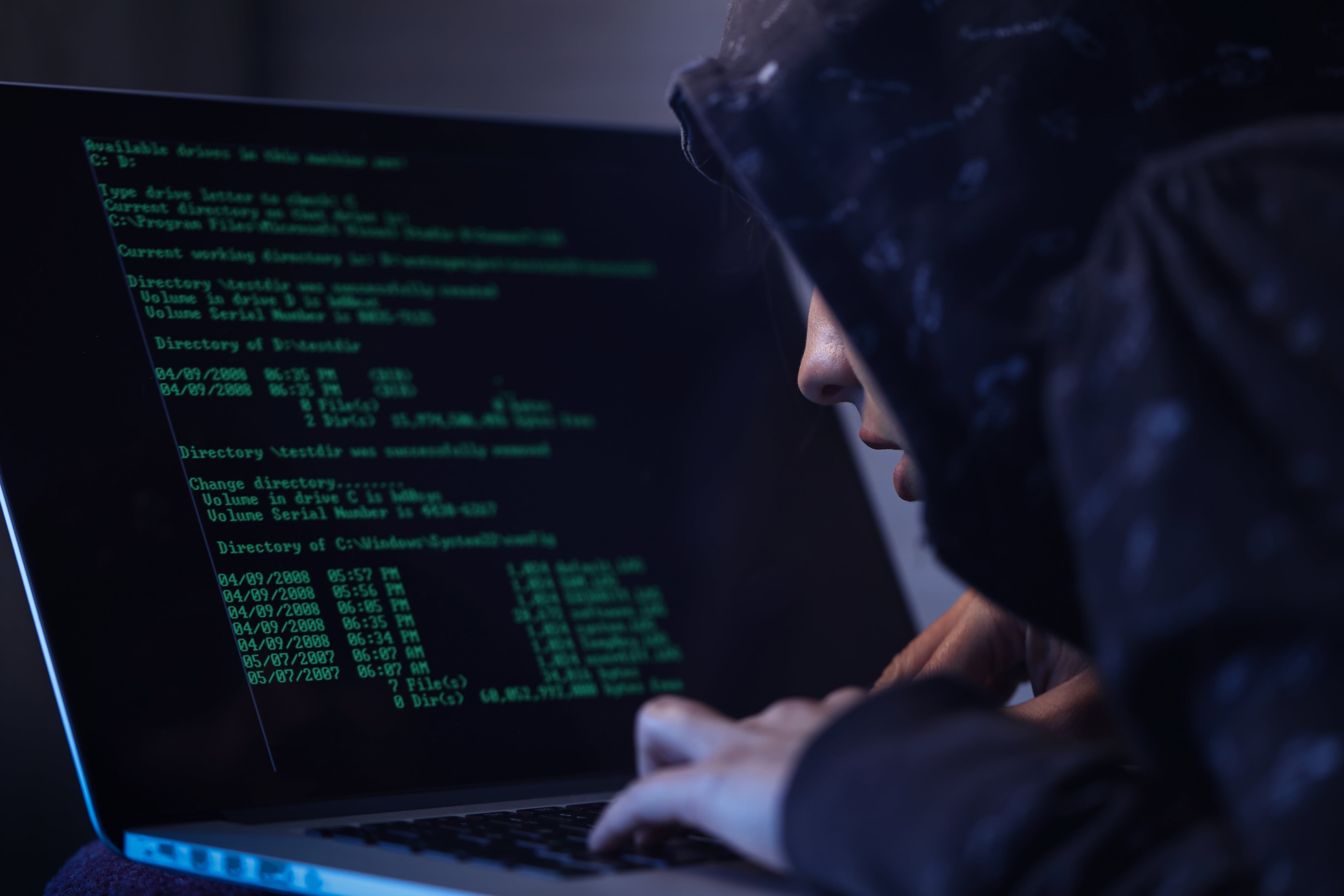 Imagen ilustrativa de un pirata informático (Freepik)