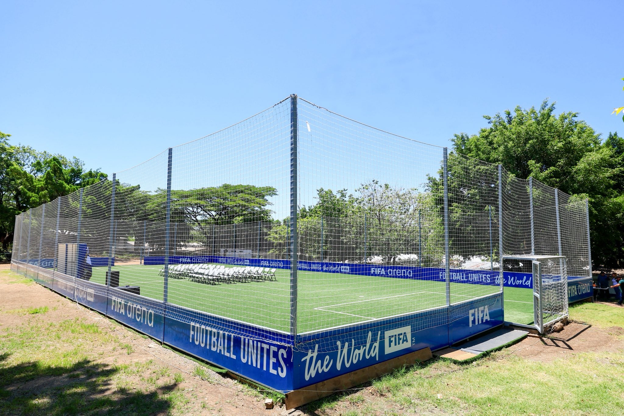 El programa FIFA Arena busca promover el desarrollo del fútbol desde edades tempranas en centros educativos de El Salvador y otros países./ (FESFUT)