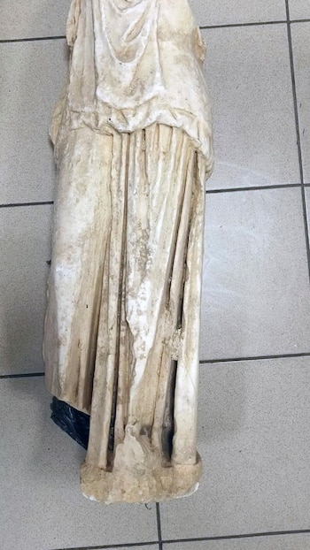 La estatua de mármol de